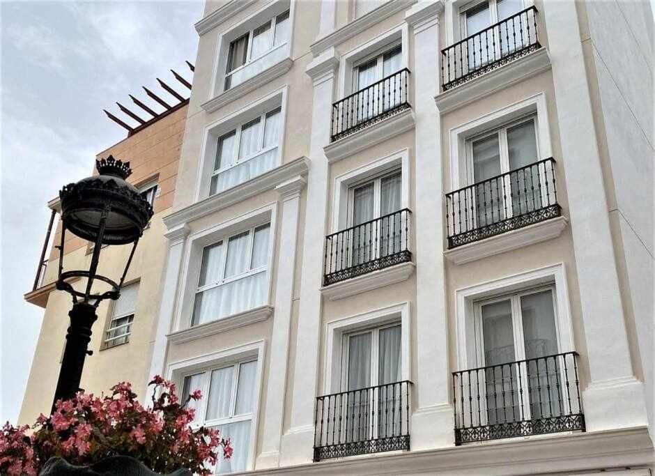 XV Apartamentos Morales & Arnal エステポナ エクステリア 写真