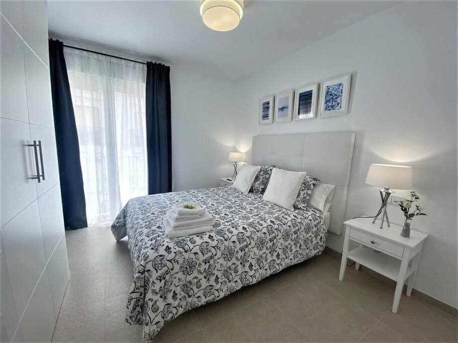 XV Apartamentos Morales & Arnal エステポナ エクステリア 写真